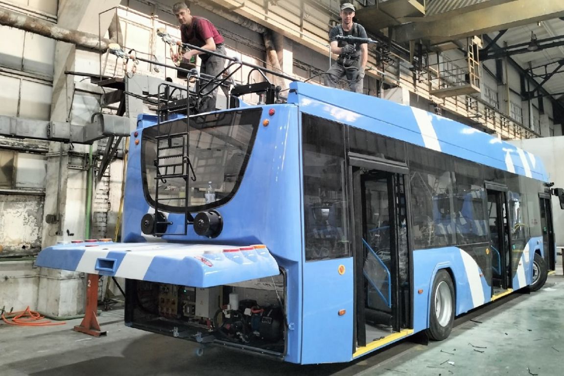 В Екатеринбург привезли новый троллейбус из Вологды - «Уральский рабочий»